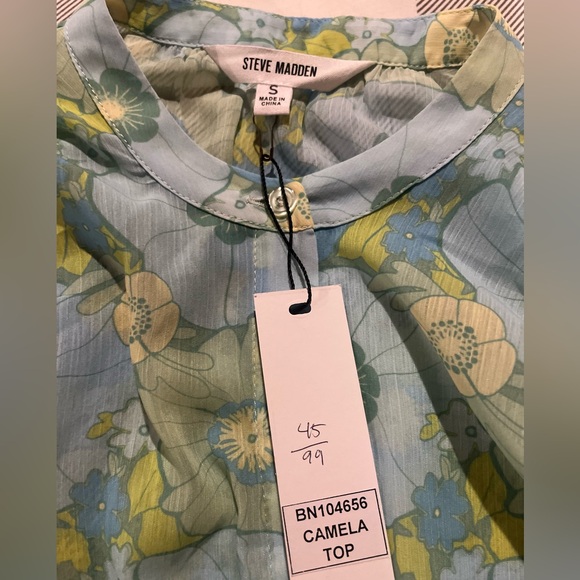 NWT Steve Madden sheer floral blouse, size small - Picture 6 of 6